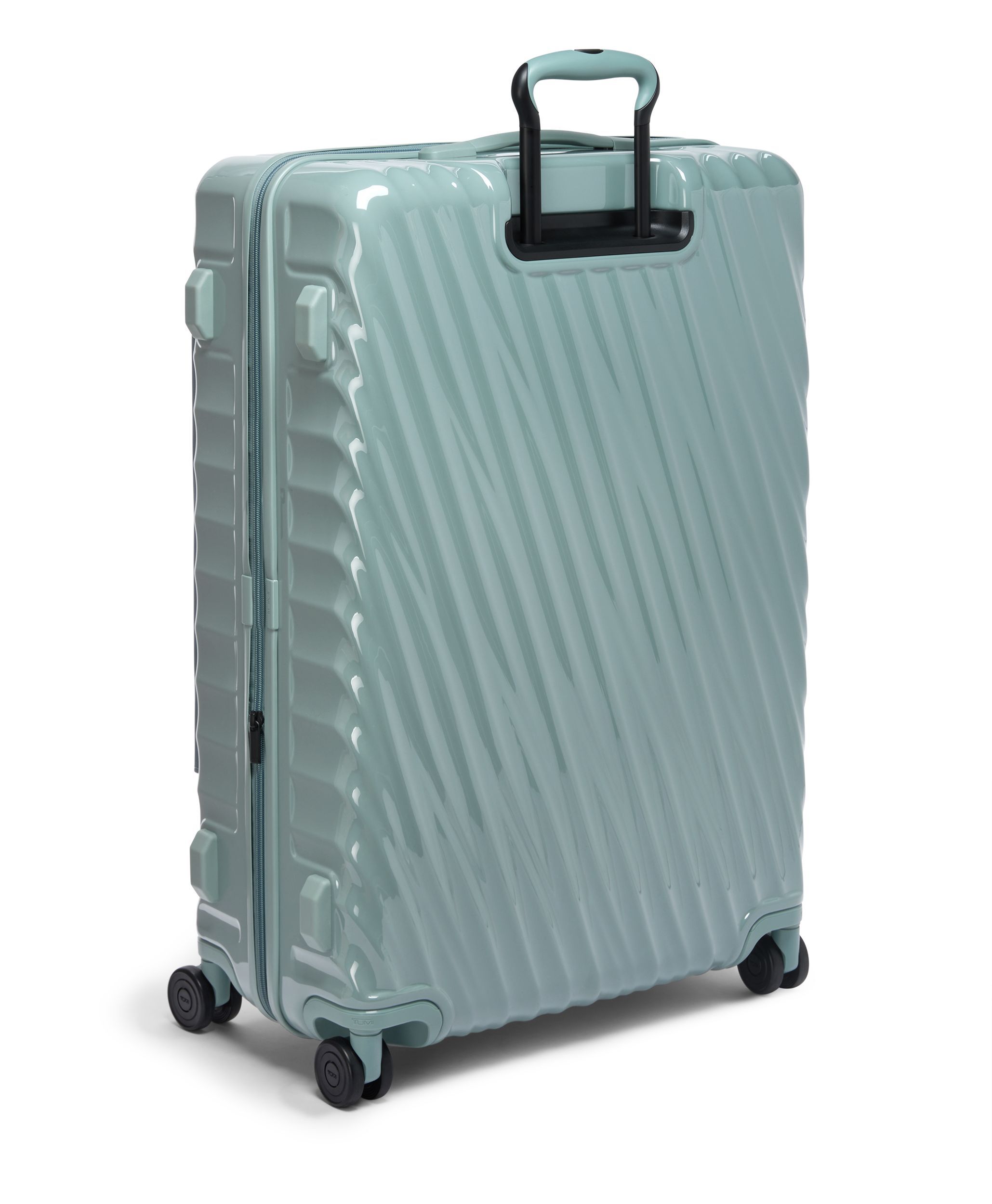 Lightweight 19 Degree Luggage Collection | TUMI Indonesia