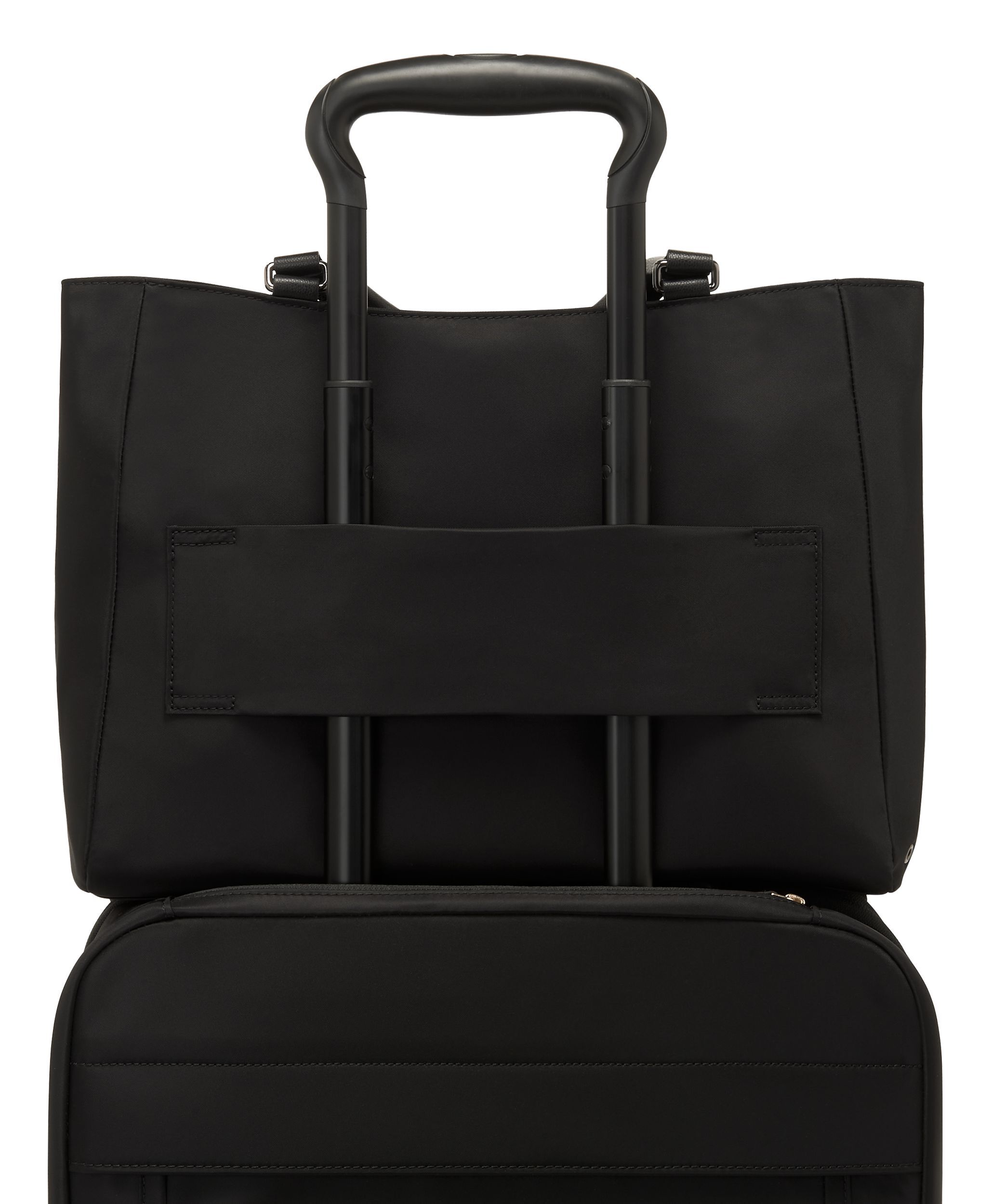 Tumi medium deals tote