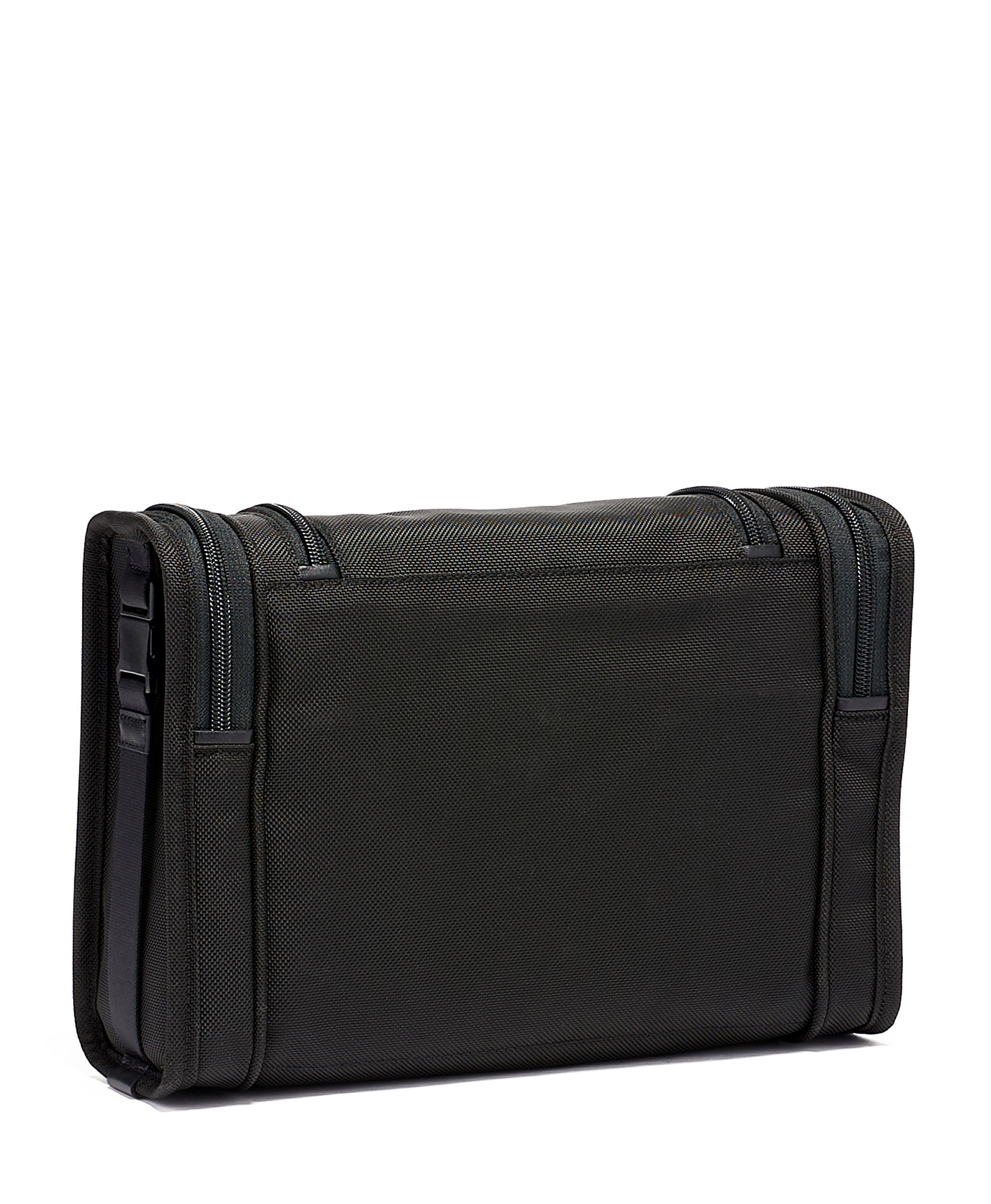 Tumi TUMI ALPHA HANGING TRAVEL KIT TUMI Indonesia