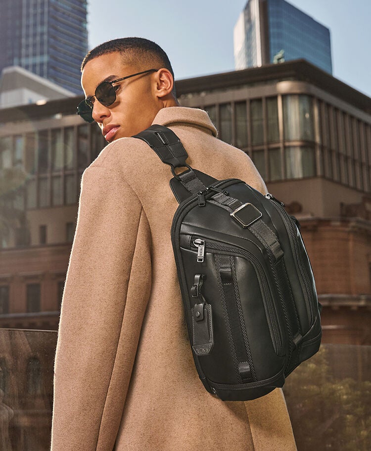 Knight Sling BLACK Original | TUMI Indonesia