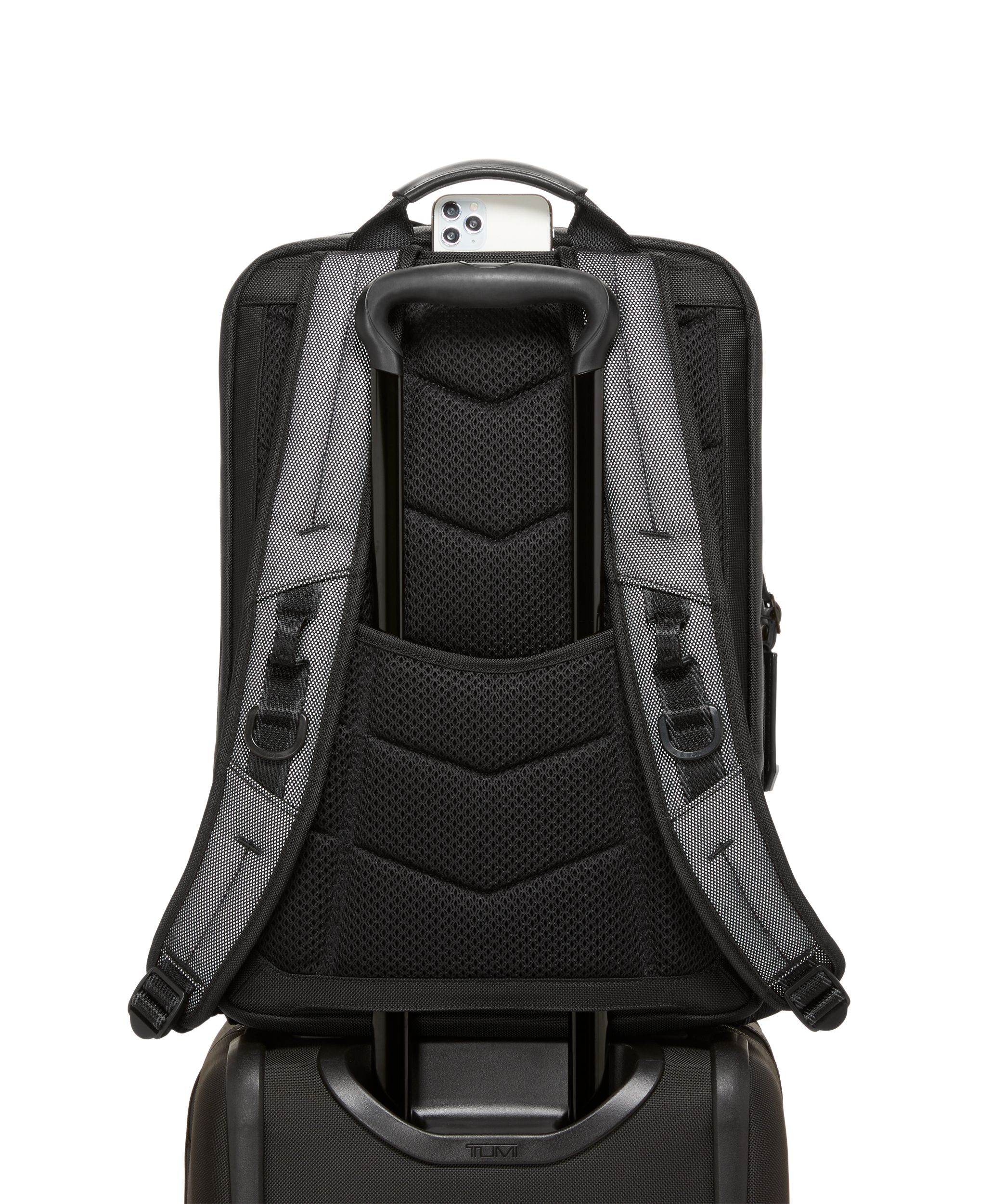 Tumi 17 shop laptop bag