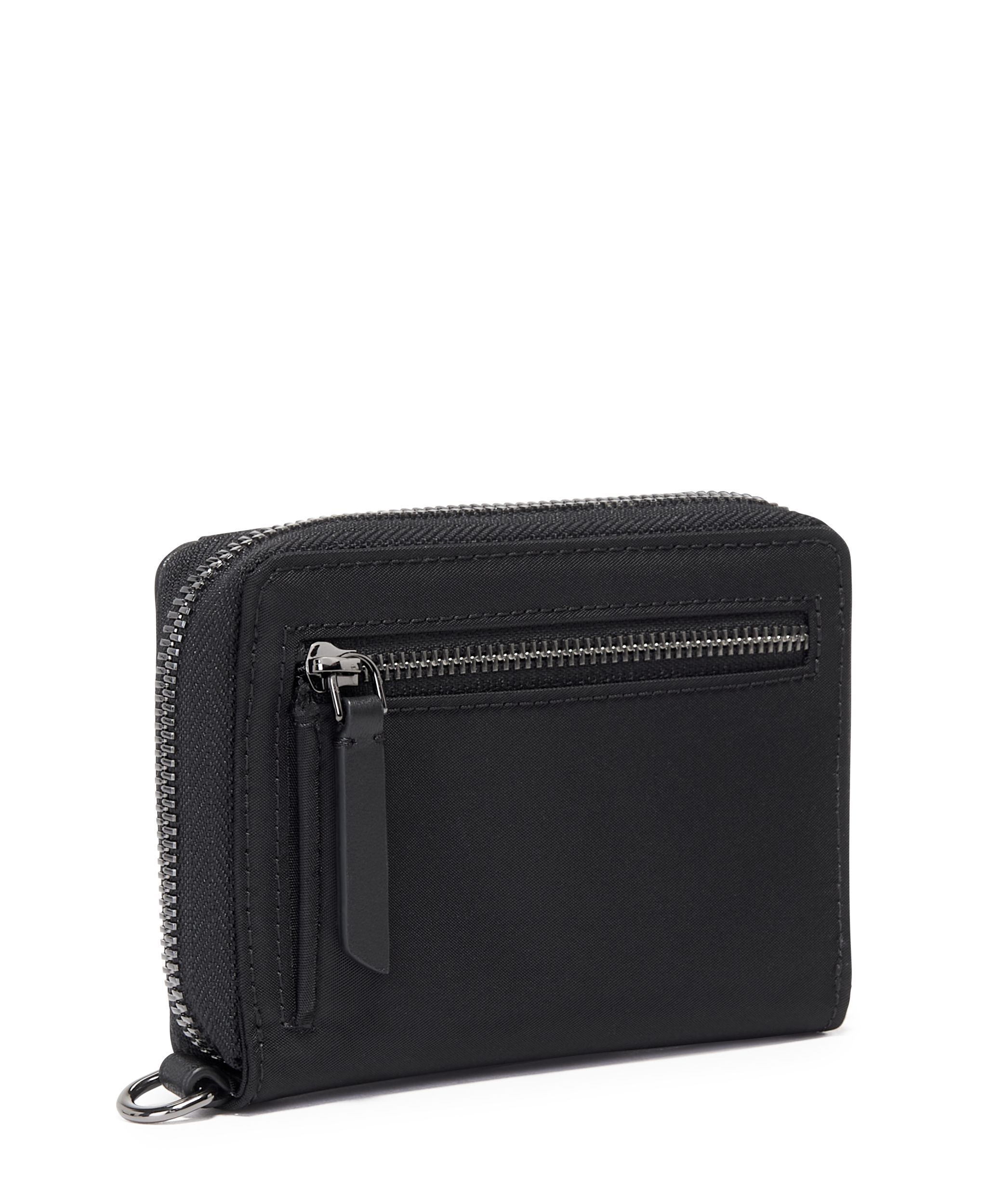 Tumi tri fold 2025