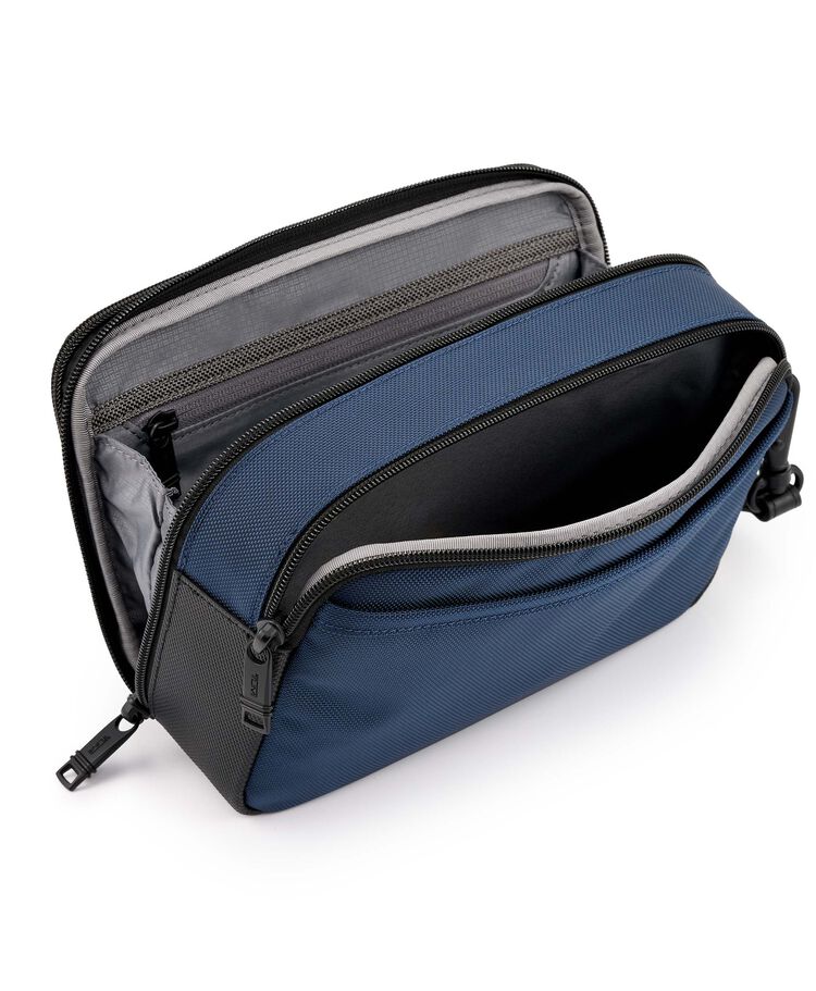 CLUTCH  hi-res | TUMI