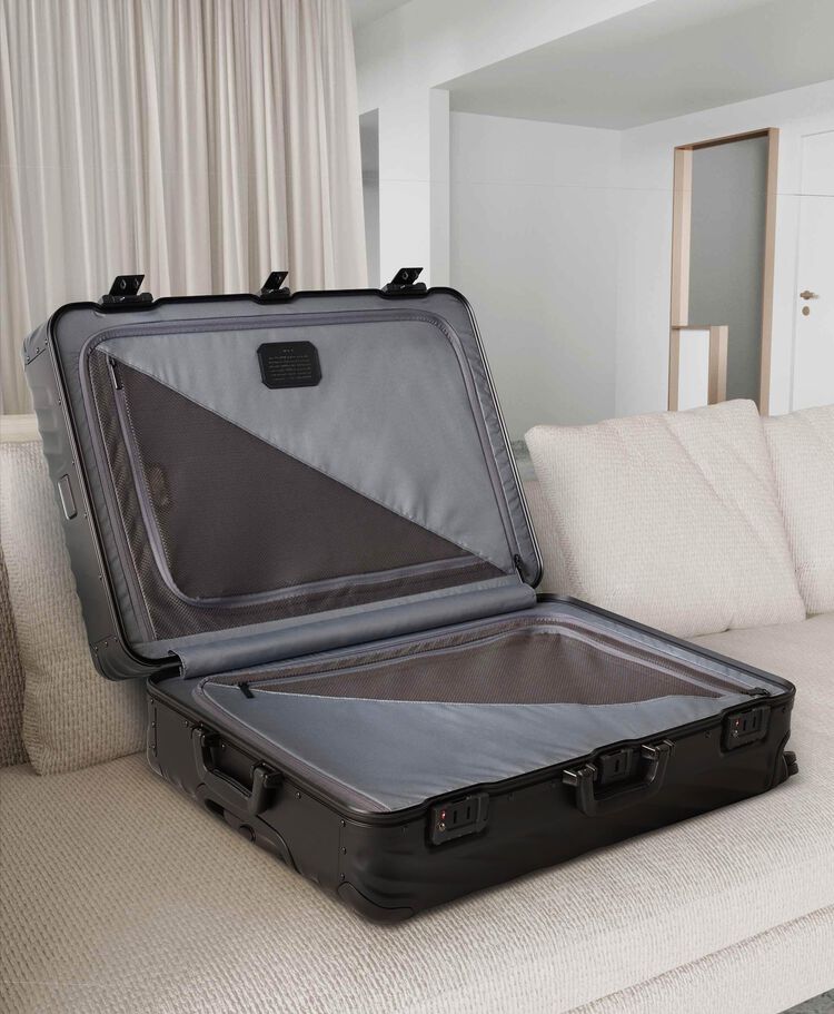 Tumi 19 DEGREE ALUMINUM EXTENDED TRIP P/C  hi-res | TUMI