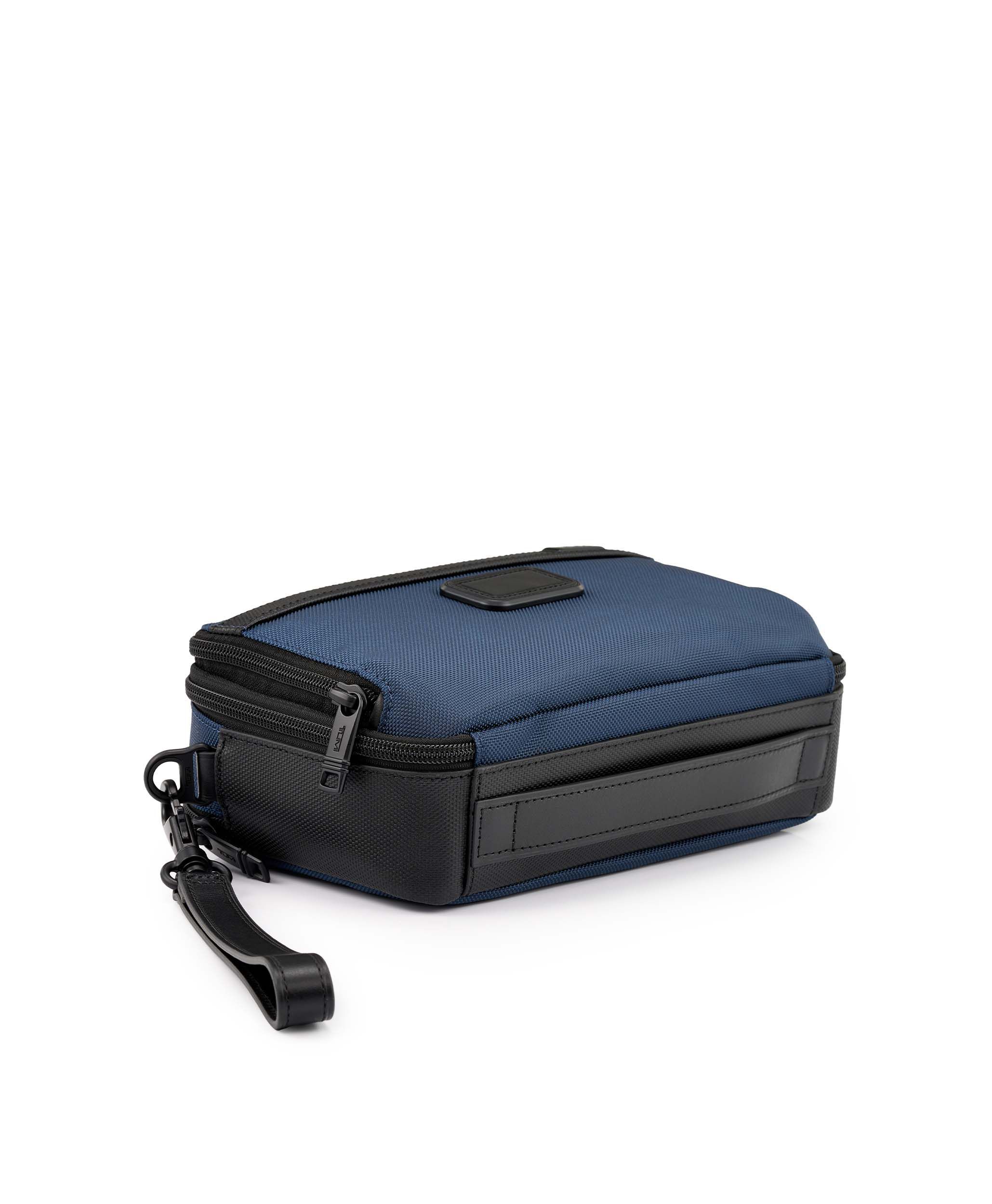 Clutch NAVY Original | TUMI Indonesia