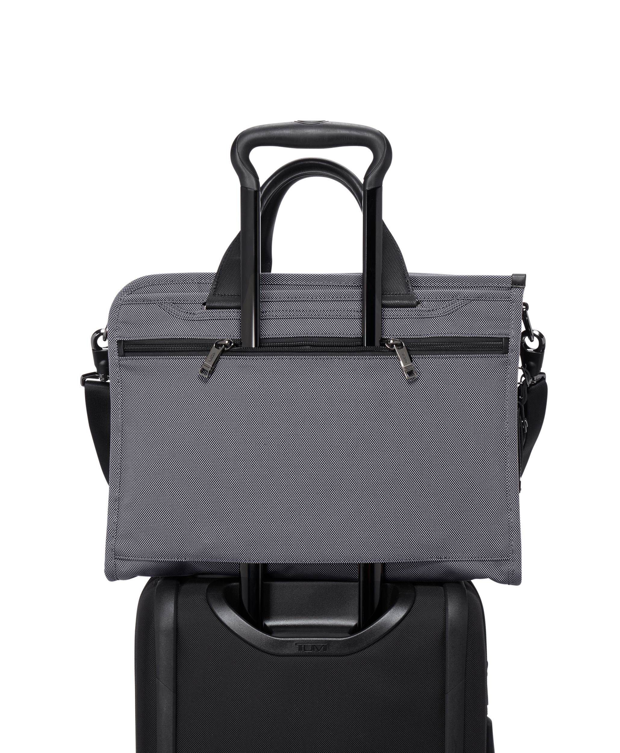 Tumi hotsell portfolio pad