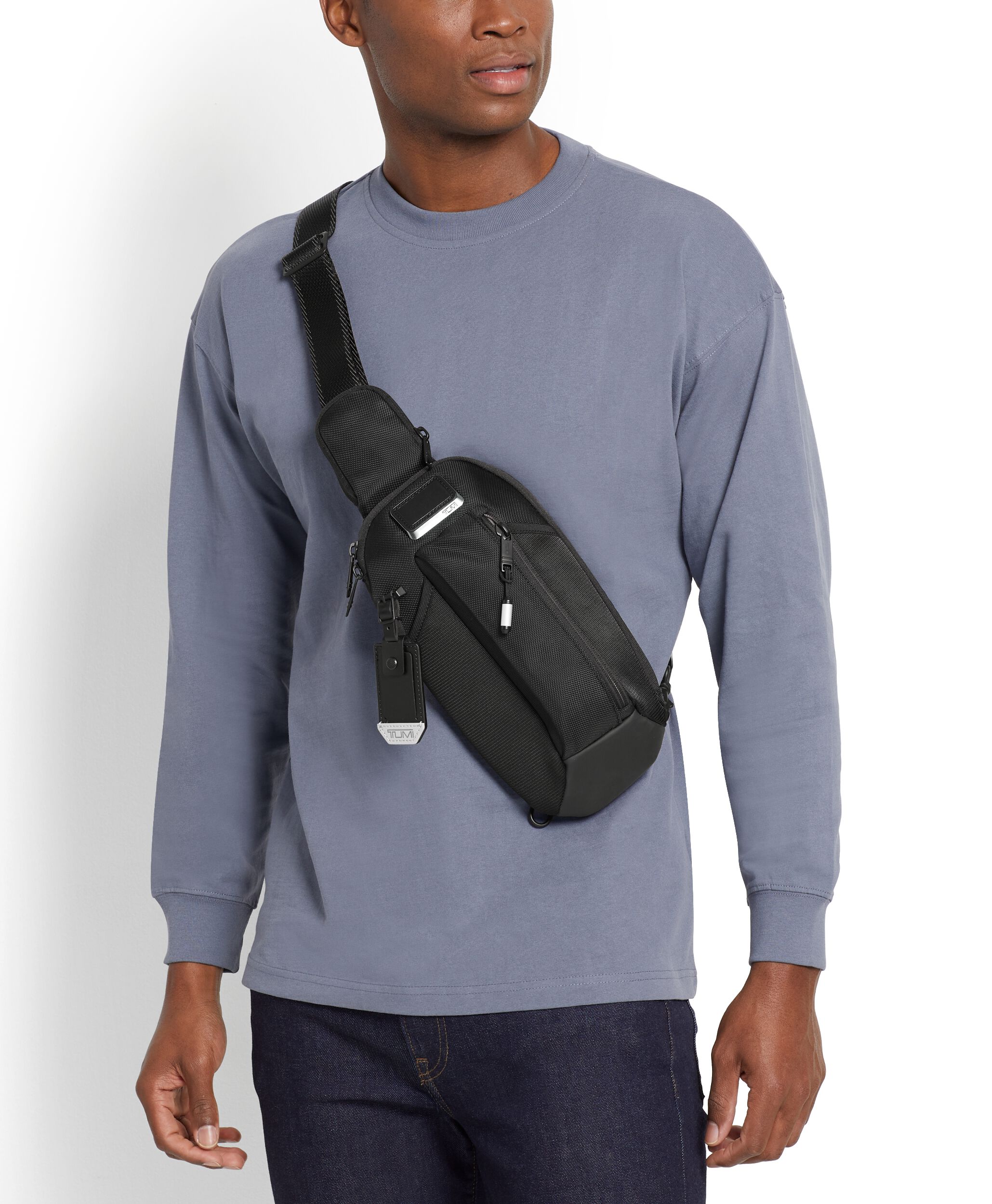 【新品未使用】TUMIボディーバッグ2223402CPO Slim Sling ボディバッグ｜ウエストポーチ｜TUMI(トゥミ)公式サイト